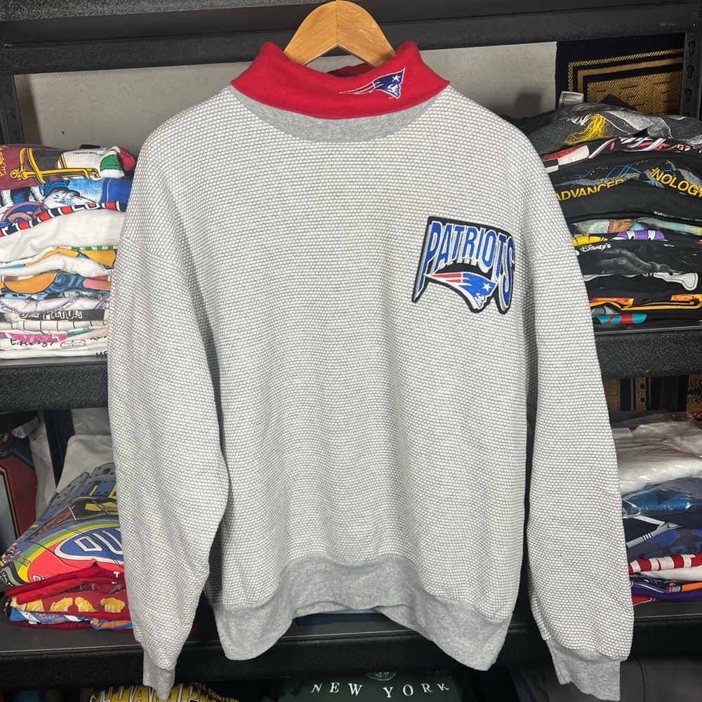 Vintage Majestic Made In USA New England Patriots sweater Rare with old Logo